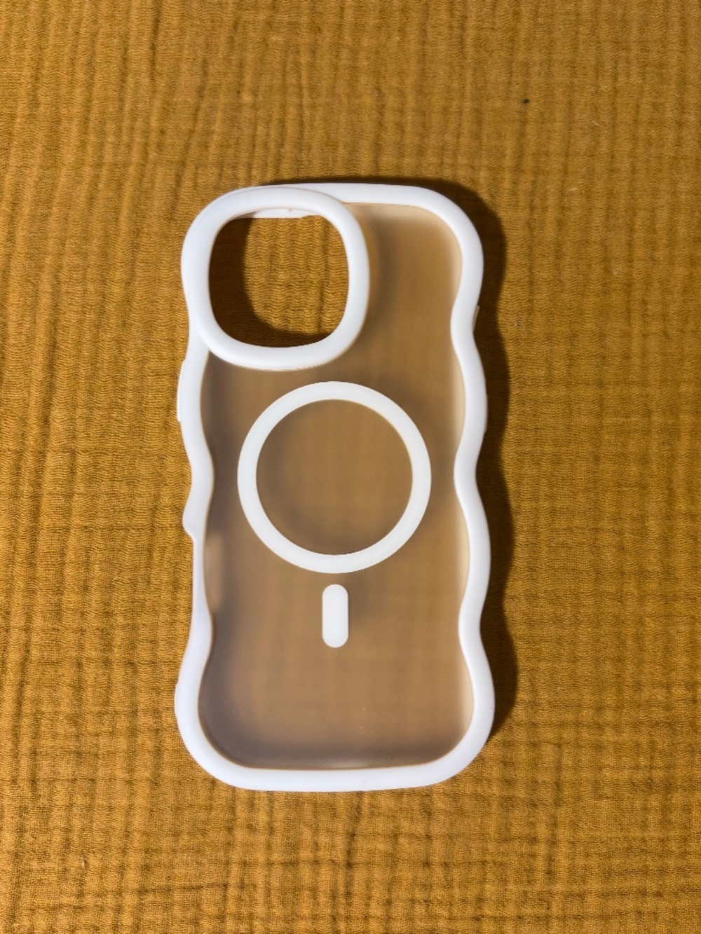 iPhone 16 Pro Max Clear Wavy MagSafe Case - Cream